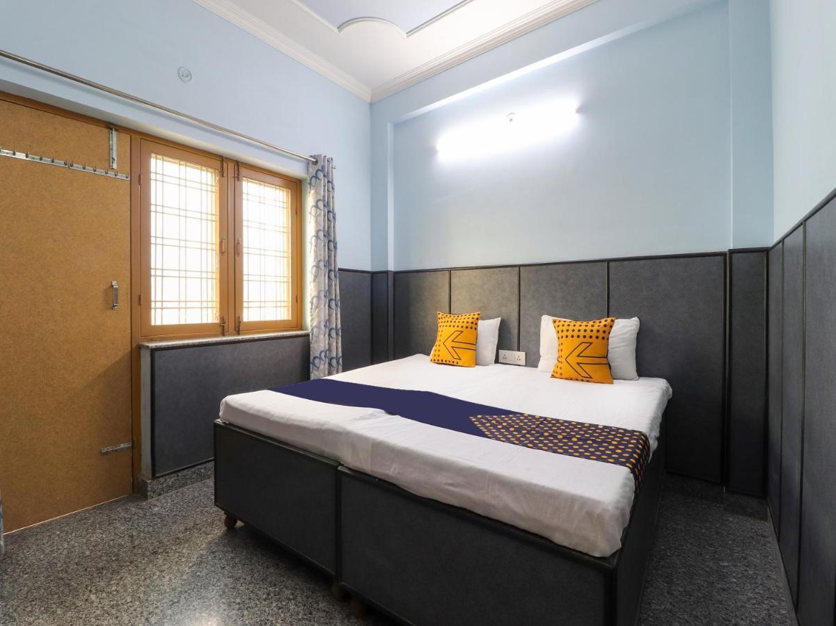 Spot On 82236 Aryan Home Stay Jhājra Exteriér fotografie